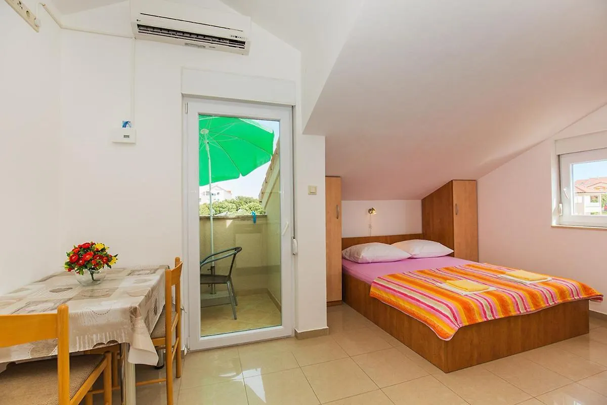 Apartments Sandra Mandre