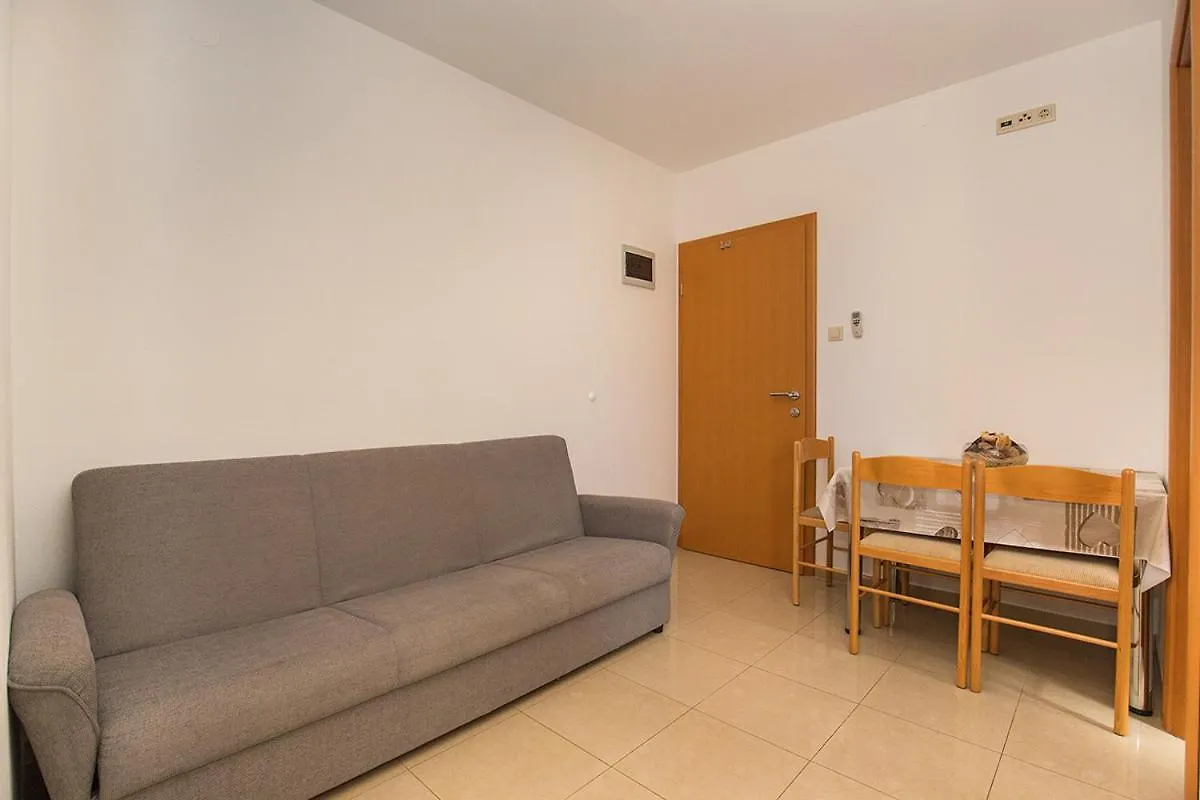 Apartments Sandra Mandre