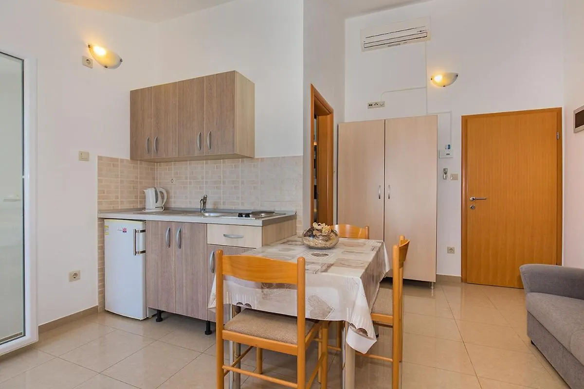 Apartments Sandra ماندري 0*,