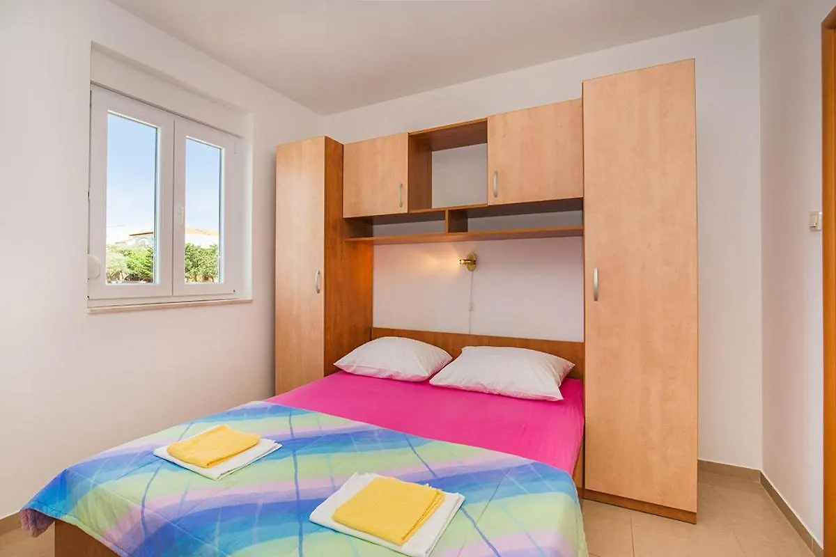 Apartments Sandra ماندري كرواتيا